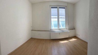 In einer Wohngemeinschaft ist ein Zimmer Nr. 2 frei/Innenstadtlage