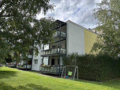 Interessante 3-4 Zimmer Eigentumswohnung im 2. Obergeschoß mit großem Balkon und Blick ins Grüne