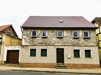 Teilsaniertes Einfamilienhaus mit Weitblick und Gestaltungsspielraum