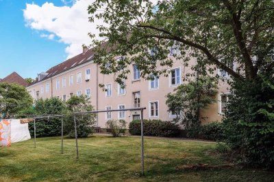 Zentral und im Grünen wohnen // 2.OG links