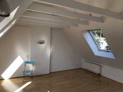 Moderne Dachgeschosswohnung inkl. Küche, 2 Terrassen und TG