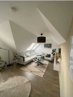 Helle 2,5-Zimmer Dachgeschosswohnung mit Balkon in Pfungstadt