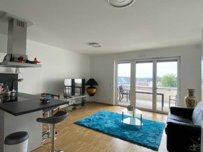 Neuwertige, große 3-Zimmer-Wohnung mit Küche