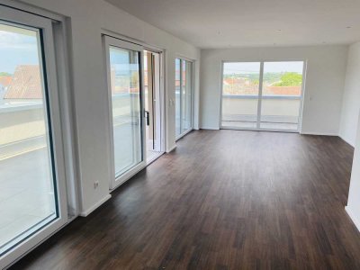 Sehr schöne Penthouse-Wohnung 106 qm // Erstbezug