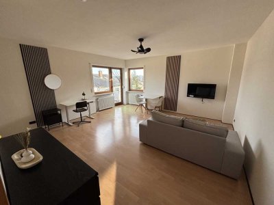 Erstbezug nach Renovierung - Möblierte 1,5-Zimmer-Wohnung in Würzburg EBK Balkon Garage