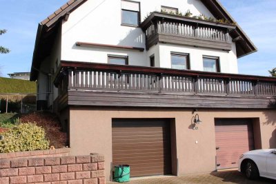 Preissenkung! Lichtdurchflutete ETW in Zweifamilienhaus, EBK, Balkon, Terrasse, Garage+ Fernblick!