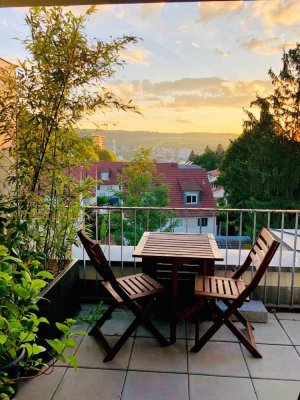 3 Zi. PENTHOUSE-WOHNUNG, zentrumsnah und doch im Grünen