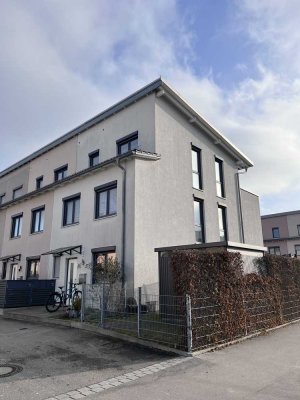 Modernes 5-Zimmer Reiheneckhaus in Augsburg, Neubau 2012