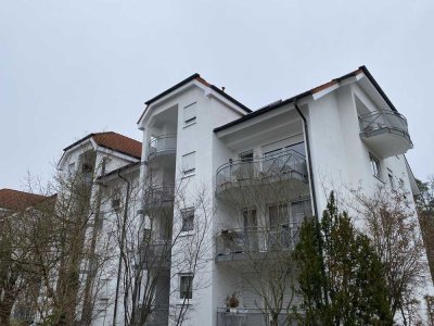 DG-Wohnung mit zwei Zimmern sowie Balkon und Einbauküche in Sandhausen