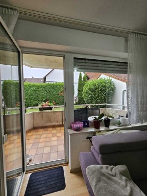 Helle 2-Zimmer-Wohnung mit Loggia und Garage in Frankfurt-Nieder-Erlenbach