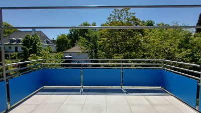 Individuelle und teilweise komplett neu gebaute Maisonettewohnung mit großzügiger Dachterrasse