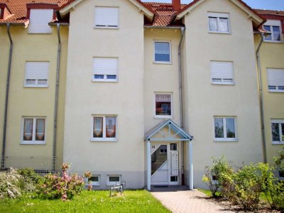 Gut geschnittene 2-Raum-Wohnung mit Wintergarten, in grüner Lage