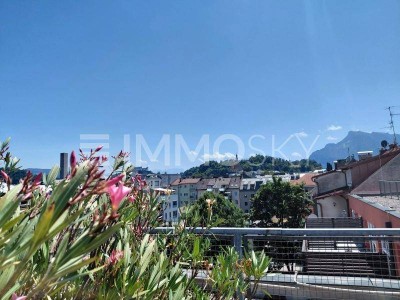 Urbaner Wohnstil mit Ausblick auf Salzburgs Stadtberge