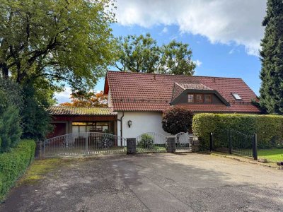 Eine Oase am ruhigen Ortsrand!
Einfamilienhaus mit Gartenparadies und Doppelgarage
