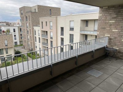Exklusive 4-Zimmer-Penthouse-Wohnung mit Balkon und EBK in Bruchsal