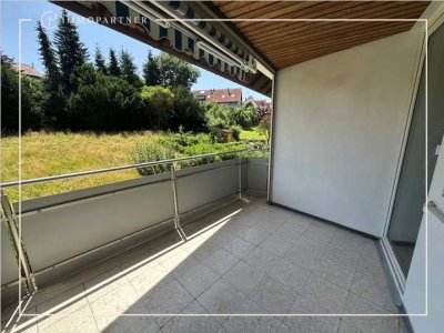 Erstbezug nach Sanierung: Helle 3,5-Zi.-Wohnung mit Einbauküche & 2 Balkonen im Grünen