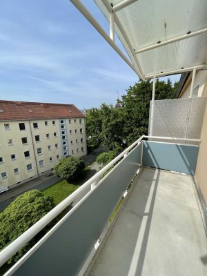 �️✨ Auf der Heinrich-Mann-Straße 2c haben wir eine tolle 3 Raumwohnung für sie saniert! ✨�️