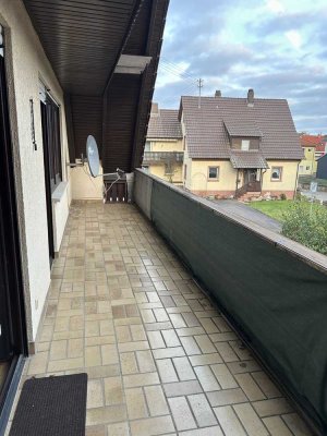 NEUVERMIETUNG - 4 Zimmer Whg - 100 qm und Garage sowie Stellplatz  in Wertheim Nassig
