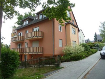 Ruhige gepflegte 2-Zimmer-Wohnung mit Balkon und EBK in Hof in sehr ruhiger Lage Nähe Untreusee