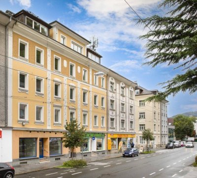 Penthouse mit Galerie, offener Kamin und Terrasse – zu verkaufen!