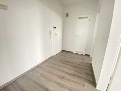 Frisch renovierte Singlewohnung mit Balkon