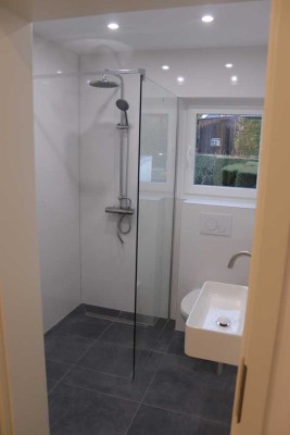 Erstbezug nach Sanierung: Zwei 4-Zimmer-Wohnungen (EG & 1. OG) mit Balkon und Gartenzugang