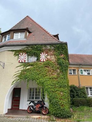 kleine Dachgeschoßwohnung in der Werksiedlung wartet auf dich!