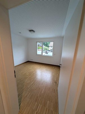 Geschmackvolle 3-Zimmer-Wohnung verteilt auf 2 getrennten Ebenen mit EBK in Freiburg Littenweiler