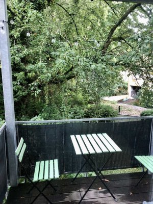 Helle 2,5-Zimmer-Wohnung mit modernisiertem Bad und Balkon in zentraler Lage