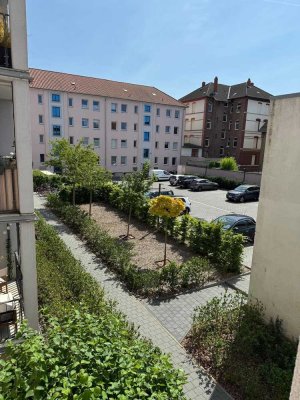 Östliches Ringgebiet - Kernsanierte 2-Zimmer-Wohnung mit Balkon