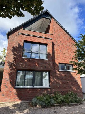 Helle, moderne Dachwohnung in Rheinstetten