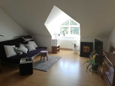 Stilvolle 2-Zimmer-DG-Wohnung mit Balkon in Aschheim