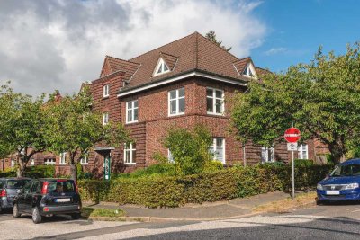 Zentrale Altbauwohnung mit Balkon