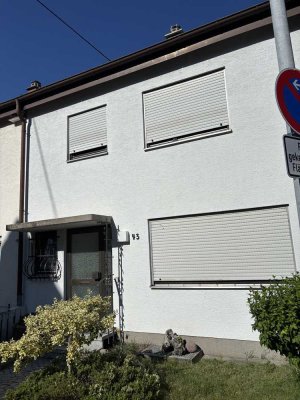 Saniertes 5-Zimmer-Haus mit Einbauküche in Altdorf