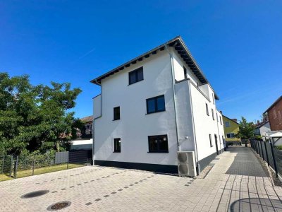 Neubau Erstbezug mit Balkon, A+, mit hochwertiger EBK, Nähe S-Bahnhof
