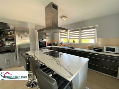 BESSERINGEN: 1-2 FAM. HAUS (225 M² WFL.) AUF TOLLEM 10 AR GRUNDSTÜCK