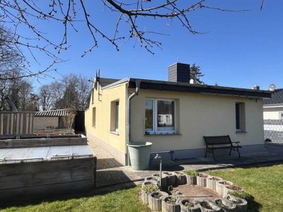 FINALER PREIS | Bungalow-Juwel im Herzen Bernaus mit reichlich Nebengelass und Entspannungsfaktor!