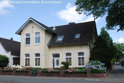 Schöne Altbauvilla in zentraler Lage!