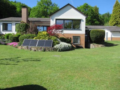 Bungalow in exklusiver Lage mit gepflegtem Garten und EBK in Dillenburg