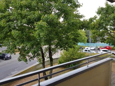 Etagenwohnung mit Loggia: exklusive 1-Zimmer-Wohnung in Rödermark