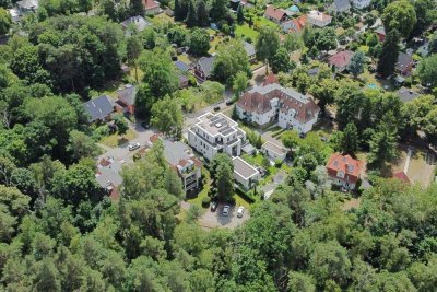 Licht. Luft. Lebensqualität – Exklusive 2-Zi.-ETW mit 2 Balkonen + Stellplatz vor den Toren Berlins