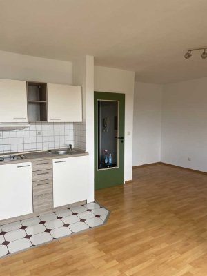 Modernisierte Wohnung mit einem Zimmer und EBK in Coburg