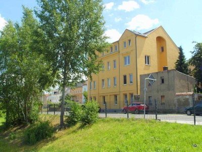 Gemütliche, kleine 1-Zimmer-Wohnung im Erdgeschoss * mit neuem Laminatboden, sep. Küche & Badewanne