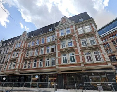 Große Altbau-Wohnung im Hamburger Stadtzentrum