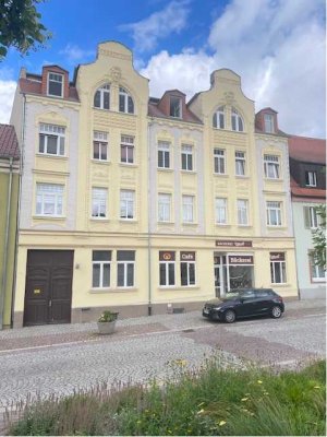 Attraktive 4-Zimmer-Dachgeschosswohnung am Markt  in Rötha – Perfekt für Familien und Paare!