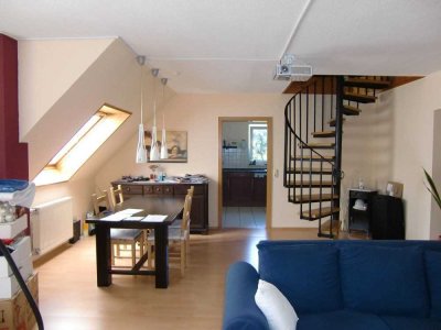 Schöne und gepflegte 3,5-Zimmer-Maisonette-Wohnung mit geh. Innenausstattung mit Balkon in Mainz