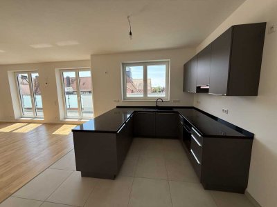 Modernes Penthouse mit EBK und sonniger Terrasse