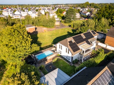 PURE - Großzügiges Zweiparteienhaus mit großem Gartengrundstück in begehrter Lage Köln-Lövenichs