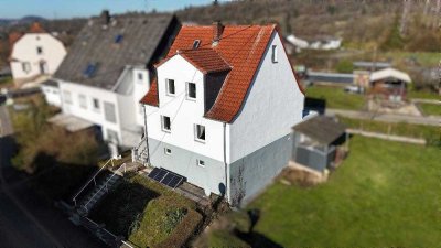 +++ Charmantes, modernisiertes Ein- bis Zweifamilienhaus mit Doppelgarage, Garten, Terrasse und h...