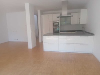 5-Jahre befristet  5-Zimmer-Reihenhaus mit luxuriöser Innenausstattung in Berlin Westend